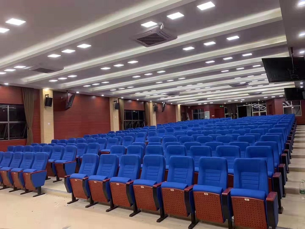 生產(chǎn)禮堂椅廠家地址